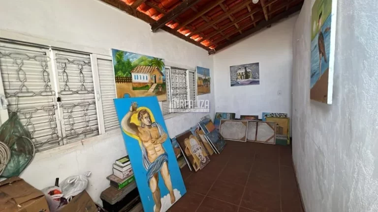 Imagem Casa no Leblon para venda e locação, Uberaba: 4 dormitórios, suíte, 3 salas