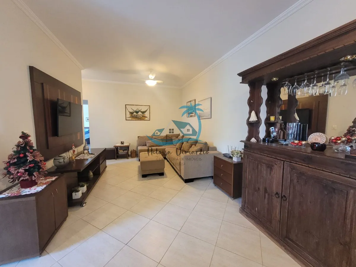 Imagem Apartamento com 3 dormitórios, MOBILIADO a venda em Ubatuba com localização privilegiada no bairro de Itaguá.- 300 metros da orla.