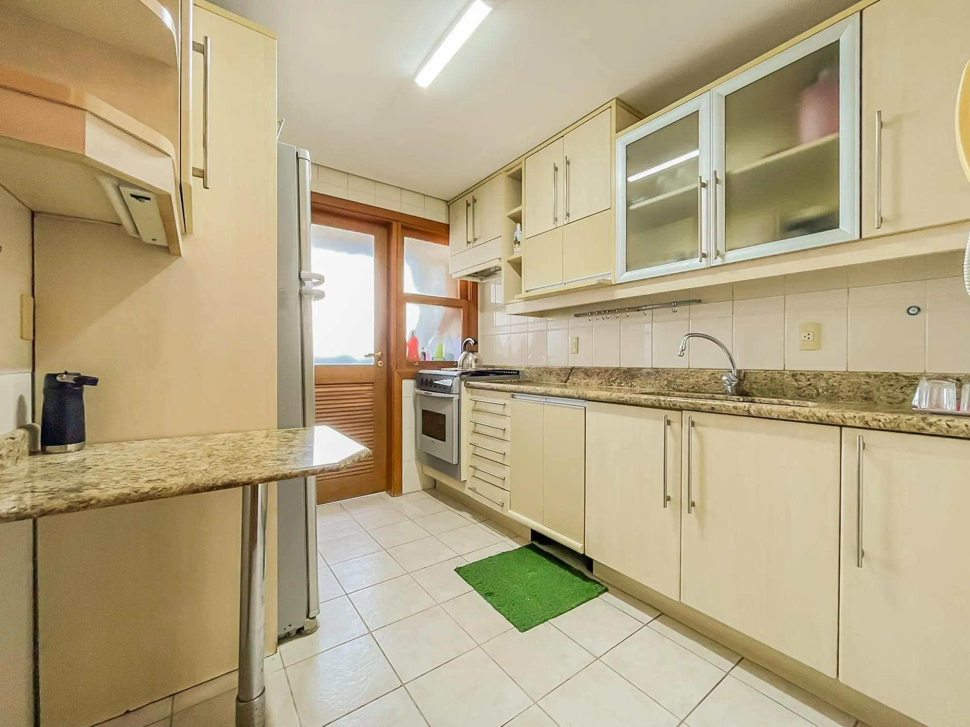 Imagem Lindo apartamento 03 dormitórios, duas vagas Coração Menino Deus