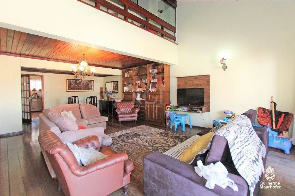 Imagem Casa para Venda - 326m², 3 dormitórios, sendo 3 suites, 4 vagas - Glória