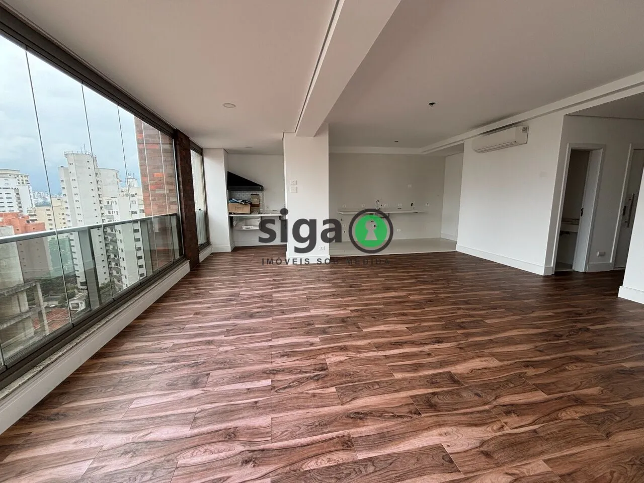 Foto do imóvel Apartamento em Moema Pássaros 160m² com 3 Suítes, Varanda Gourmet e Acabamentos de Alto Padrão