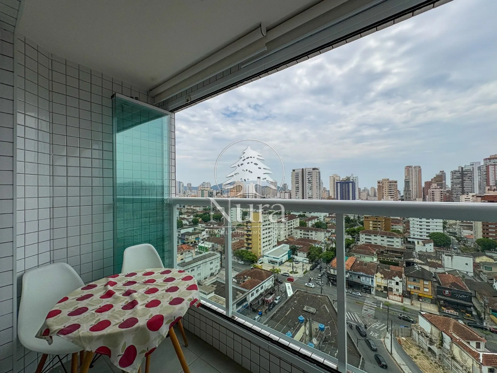 Imagem Apartamento de 2 quartos, 76m² no bairro Embaré, em Santos