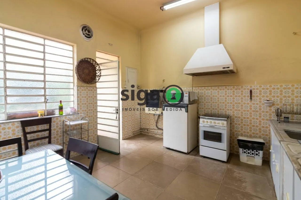 Imagem Casa Alto Padrão em Moema de 5 quartos com 8 vagas - 440m² à Venda.