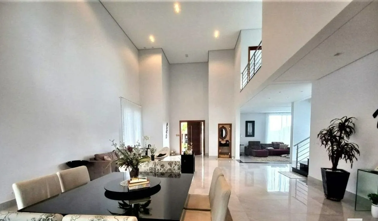 Imagem Casa no Village Castelo Itu de 580m²