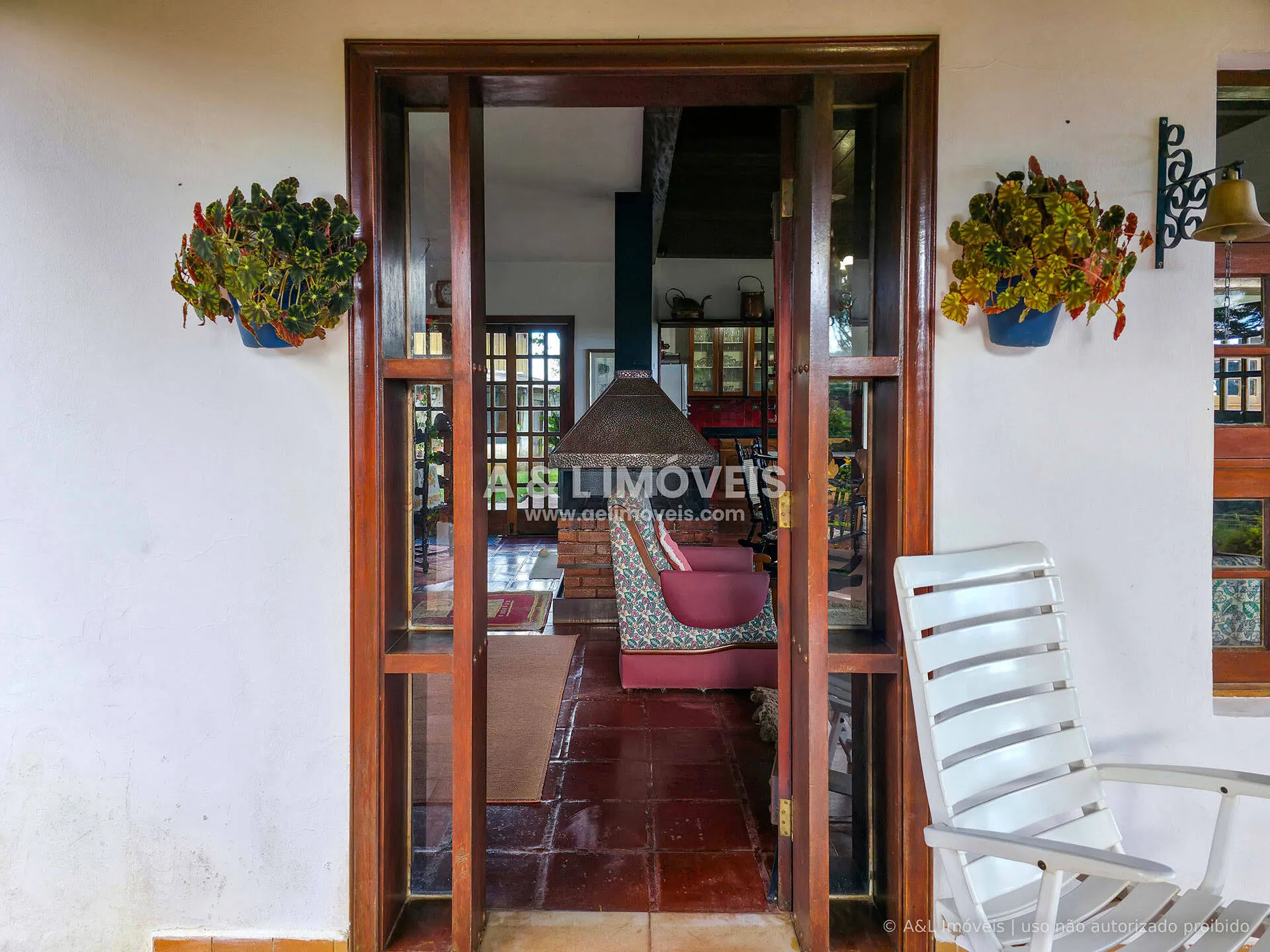 Imagem Casa Alpina em Campos do Jordão | Vila Natal, 278 m², Lareira e Vista