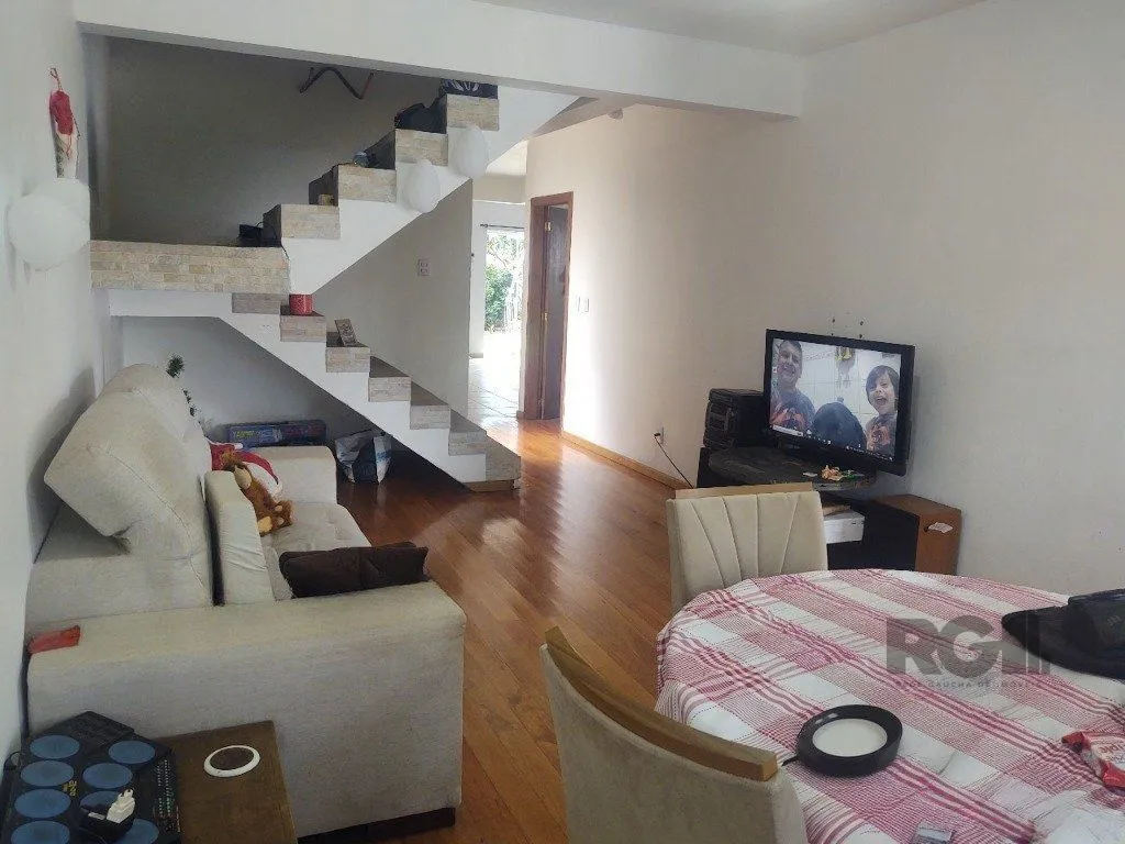 Imagem Casa de 2 dormitórios no bairro Passo das Pedras