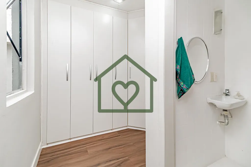 Imagem Apartamento com 3 dormitorios, banheiro social, area de serviço com armarios, banheiro auxiliar, sa...