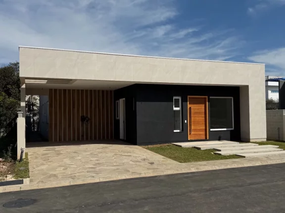 Imagem Casa em Condomínio com 4 quartos em Santa Felicidade