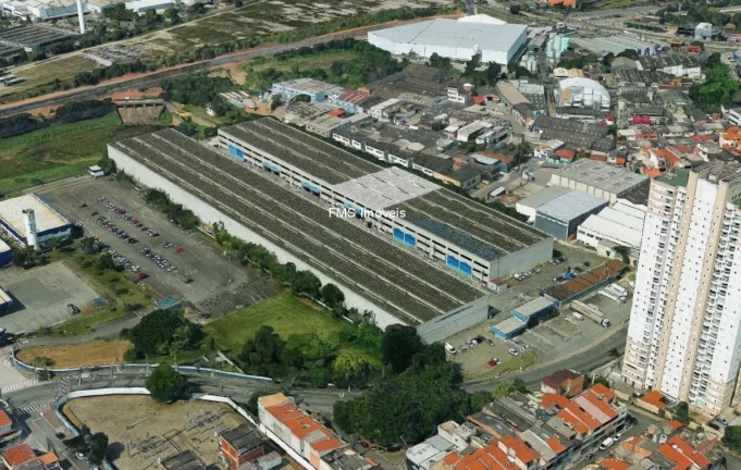 Imagem Galpão Industrial para Locação em Diadema-SP, Bairro Piraporinha, 2 Banheiros, 8 Vagas, 1.025m² de Área