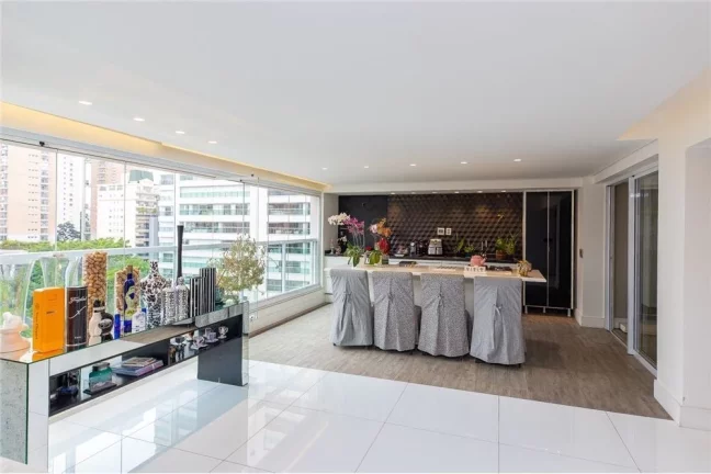 Imagem Apartamento Alto Padrão à Venda Em Moema Pássaros Com 4 Suítes e 4 Vagas