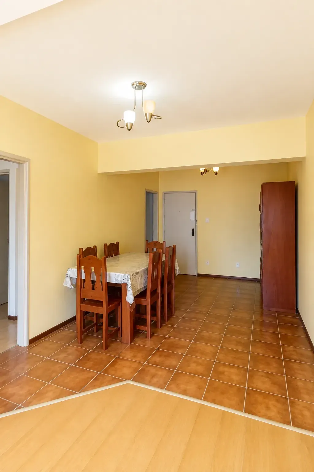 Imagem Apartamento com 2 Quartos à Venda, 72 m² em Centro - Florianópolis