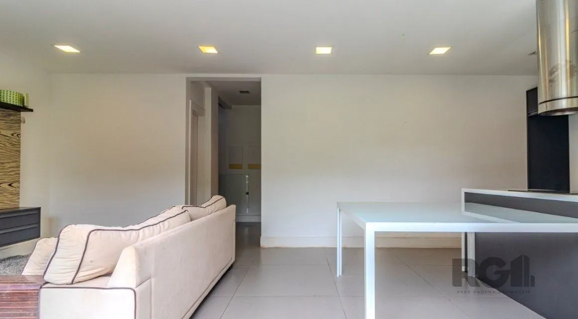 Imagem Casa em Condomínio com 04 Quartos - 4 vagas, 200,36 m² de área privativa - LOMBA DO PINHEIRO