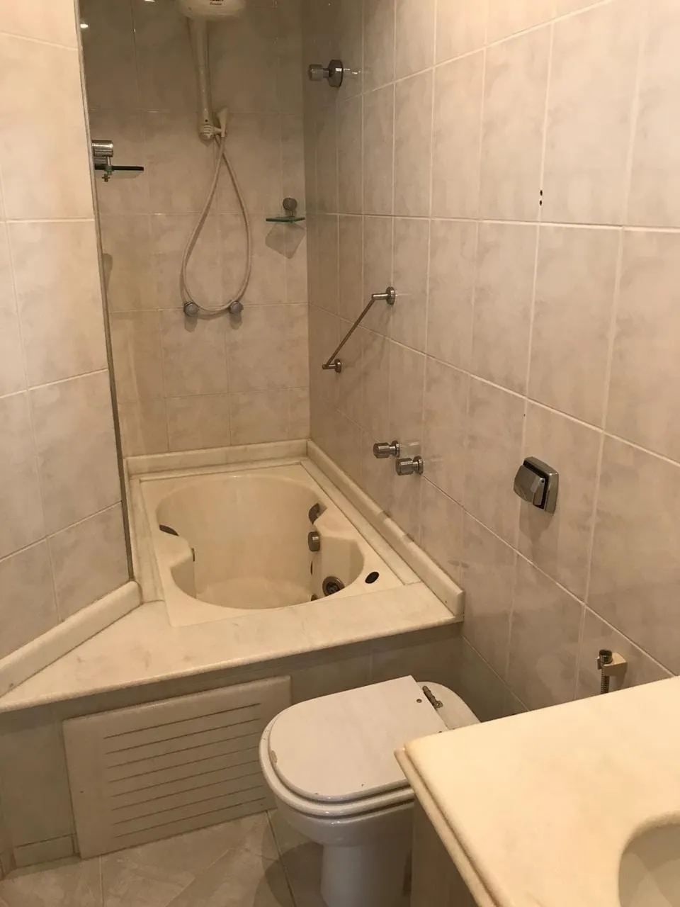Imagem Apartamento à venda 3 Quartos, 2 Suites, 1 Vaga, 138M², Centro, Taubaté - SP | Edifício Rosa Abirached
