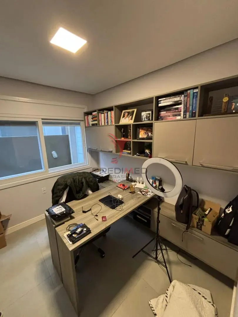 Imagem VIVER COM ELEGÂNCIA: CASA DE ALTO PADRÃO NO VEREDAS ALTOS DO LARANJAL