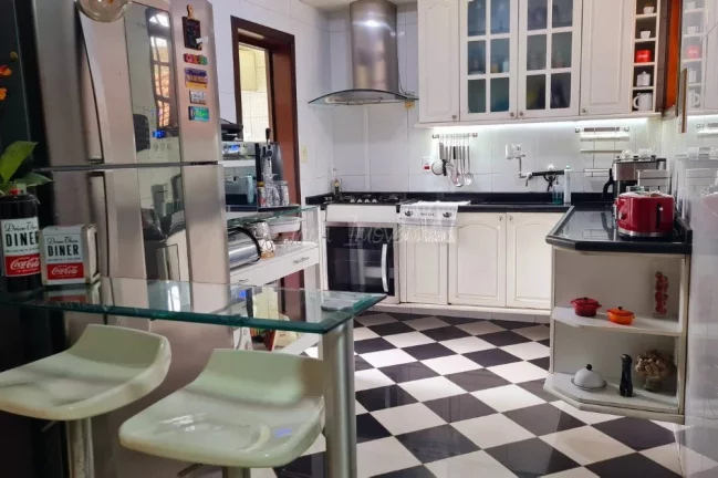 Imagem Casa Linear Reformada e mobiliada 2 Quartos à Venda - 109m²