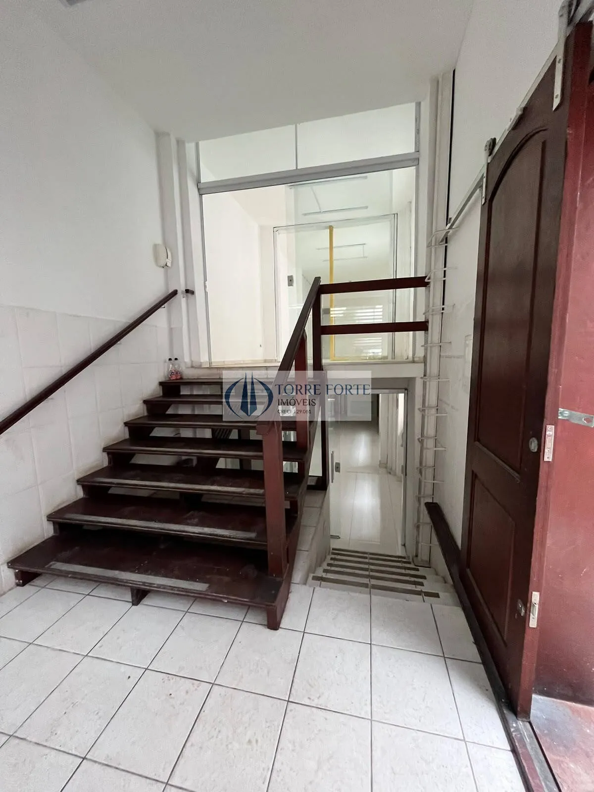 Imagem Ótimo sobrado com 180 m² com diversas salas bem localizado na Santa Cecilia