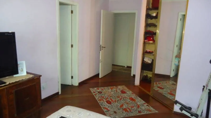 Imagem Casa para Venda - 400m², 4 dormitórios, sendo 1 suites, 4 vagas - Jardim Sabará