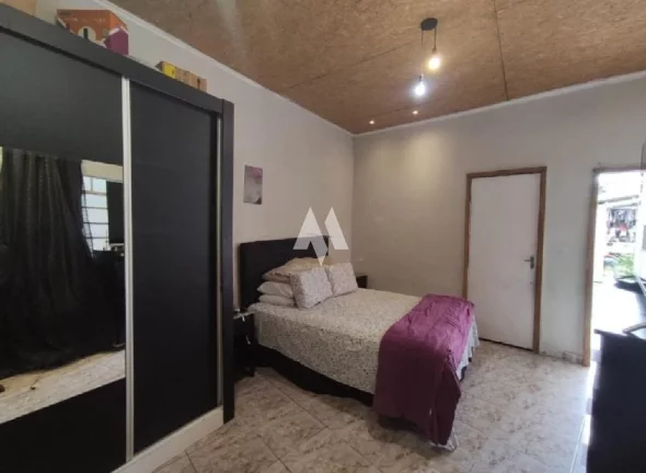 Imagem Casa na encruzilhada com 4 quartos sendo 1 suíte