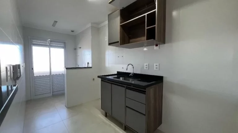Imagem Apartamento 1 suíte, sala com sacada gourmet, imóvel à venda no Bairro Tupi/Praia Grande, apartamento com vaga de 1 garagem, Lazer completo c/ quadra poliesportiva. Á venda Imobiliaria Consulte Imoveis.