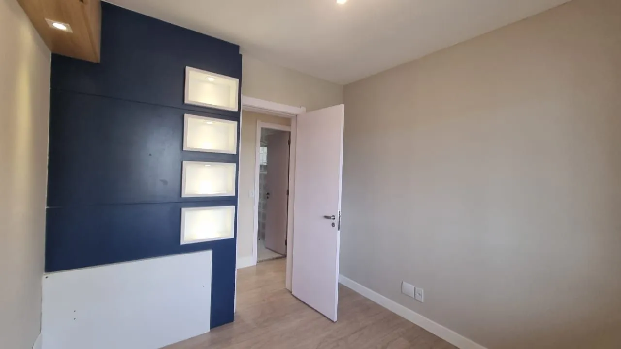 Imagem Apartamento 03 dormitórios, duas vagas individuais, edifício com infra, Bairro Cristal