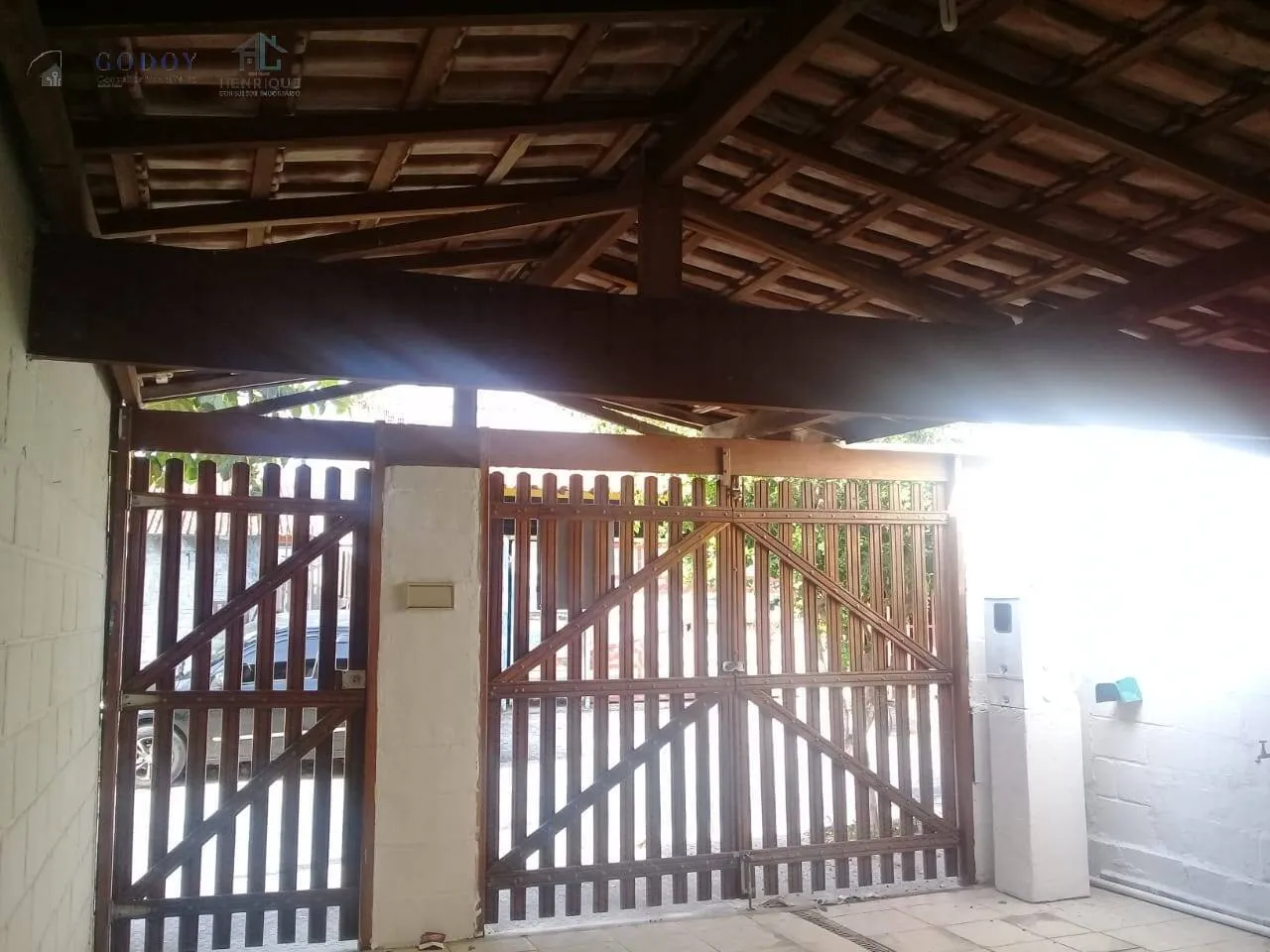 Imagem Ótima casa com 2 dormitórios e garagem coberta - Res. Mombaça