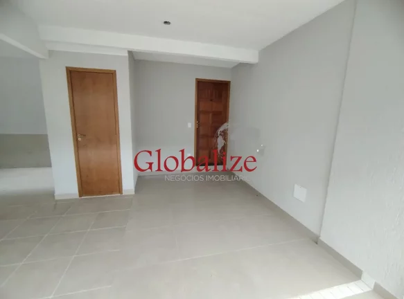Imagem Sobrado com 2 dormitórios, sendo 1 suíte no bairro do Estuário em Santos por R$515.000,00