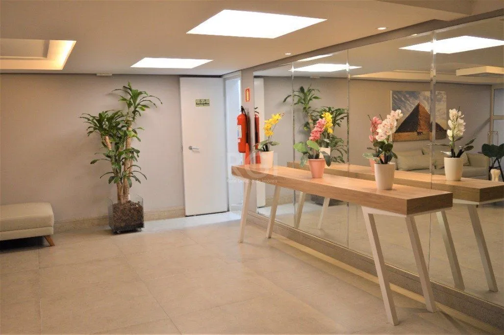 Imagem Excelente apartamento 2 dormitórios com garden e duas vagas no Bom Fim