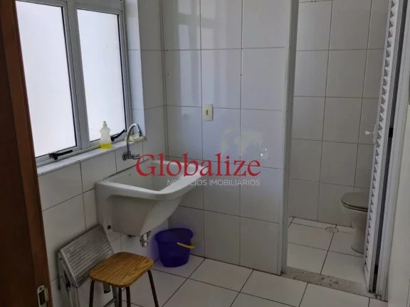 Imagem Apartamento com 3 quartos, 1 suíte e duas vagas de garagem no coração da Pompeia, em Santos. Valor R$ 1.120.000,00.