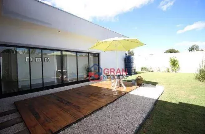 Imagem Casa ampla com quintal em Santa Felicidade