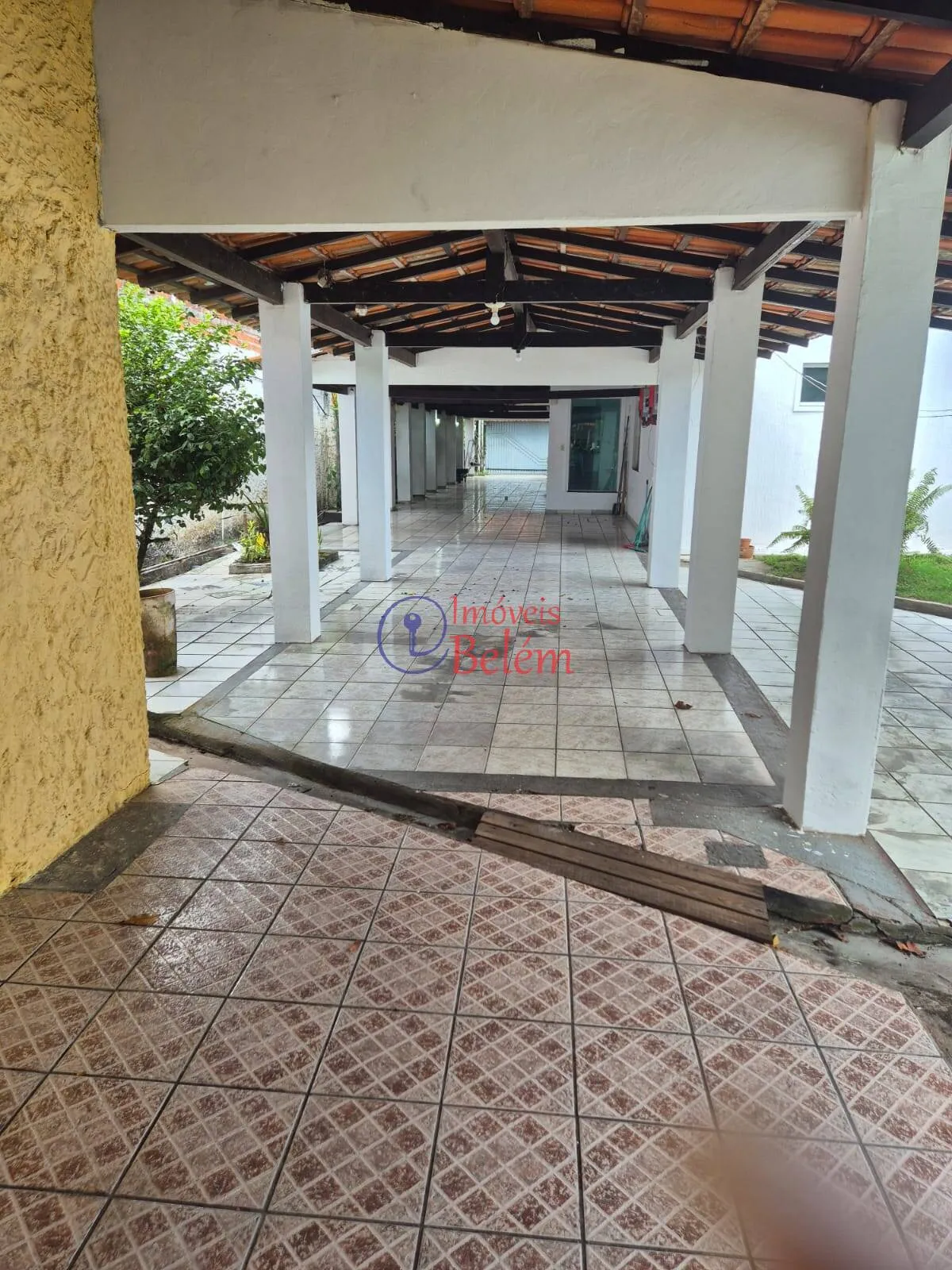Imagem CASA DE ALTO PADRÃO À VENDA EM ICOARACI - 5 SUÍTES, PISCINA, ENERGIA SOLAR