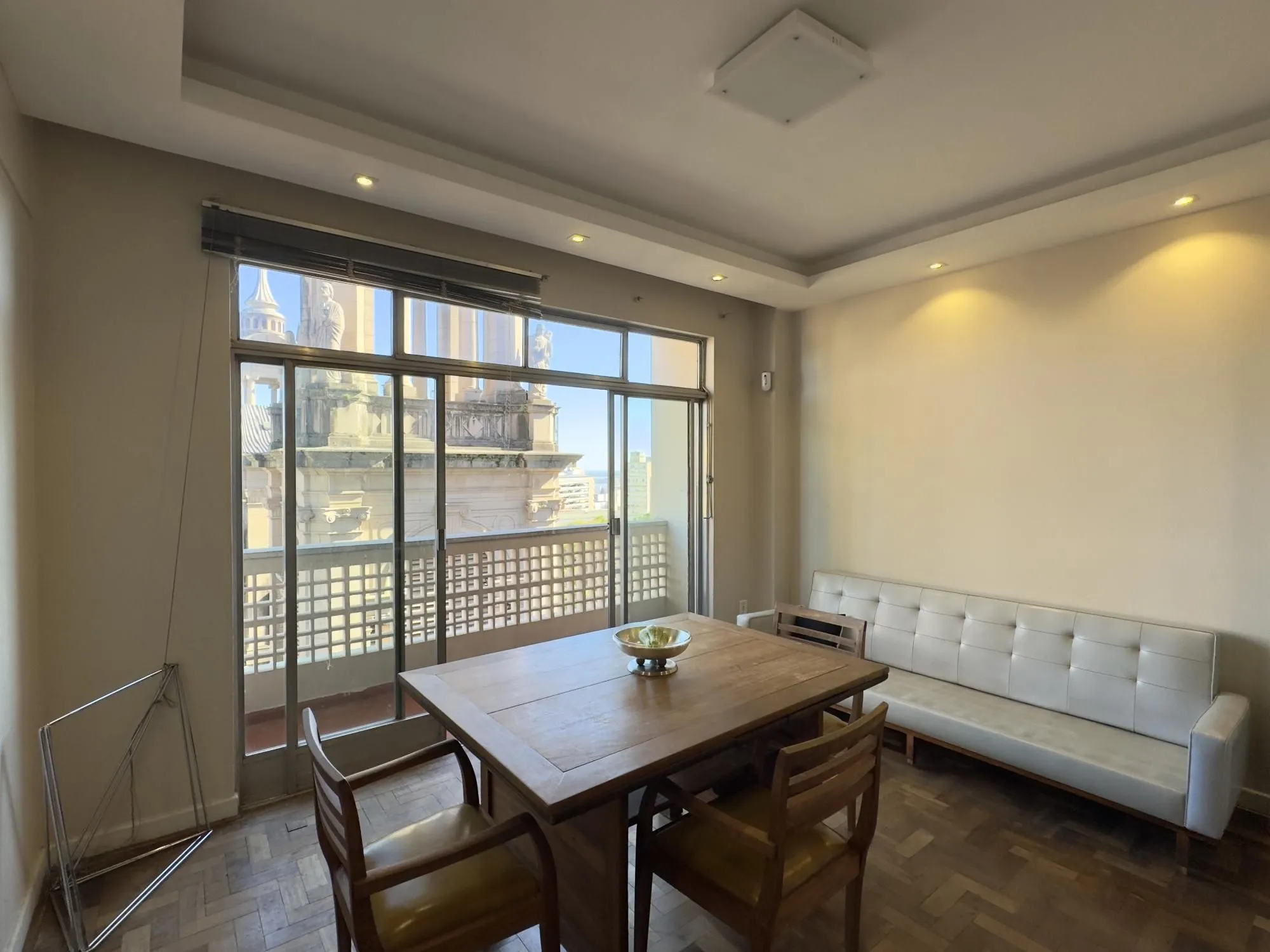 Imagem APARTAMENTO 3 DORMITÓRIOS COM LINDA VISTA DA CATEDRAL NO CENTRO HISTÓRICO