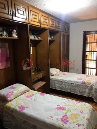 Imagem Lindo sobrado bem localizado à venda no bairro de Nova Petrópolis, São Bernardo do Campo, com 3 dormitórios, sendo 1 suíte, 2 vagas, 165 m2.