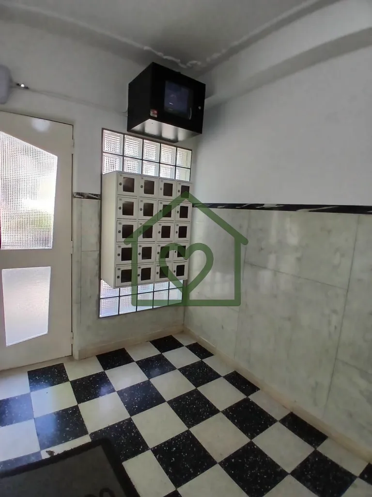 Imagem Oportunidade! Apartamento mobiliado, desocupado e pronto para morar no bairro Independência, com 2 ...