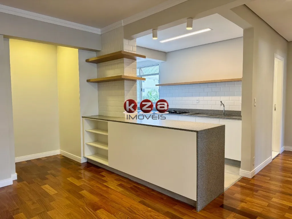 Imagem Apartamento a venda em Campinas-SP, repaginado, no Centro: 2 quartos, 1 suíte, 2 banheiros, 1 vaga e 80m² de área. Confira!