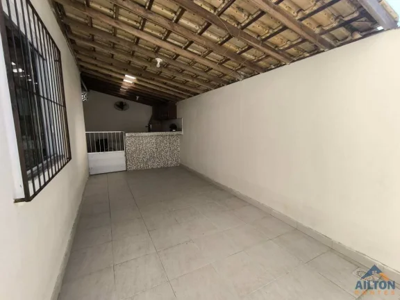 Imagem Casa Duplex com 2 Suítes à Venda em Praia de Santa Mônica - Guarapari/ES