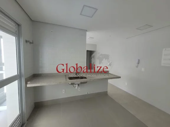 Imagem Apartamento à venda com 82m², 2 suites, varanda com Grill, piscina, vaga demarcada por R$875.000,00 na Ponta da Praia em Santos