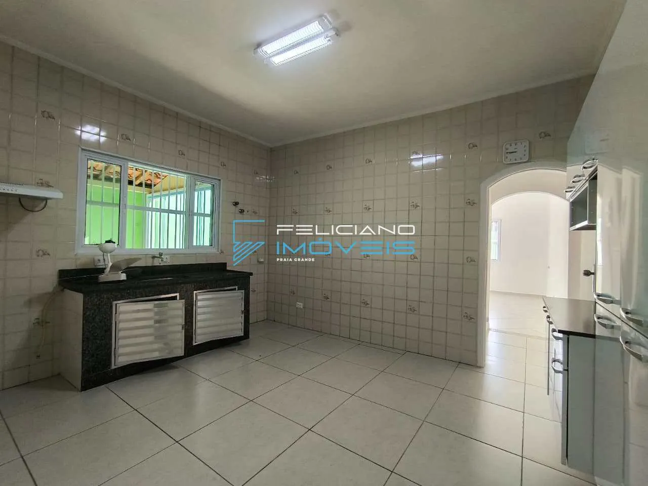 Imagem Casa com 2 quartos, Flórida, Praia Grande - R$ 650 mil, Cod: 7476