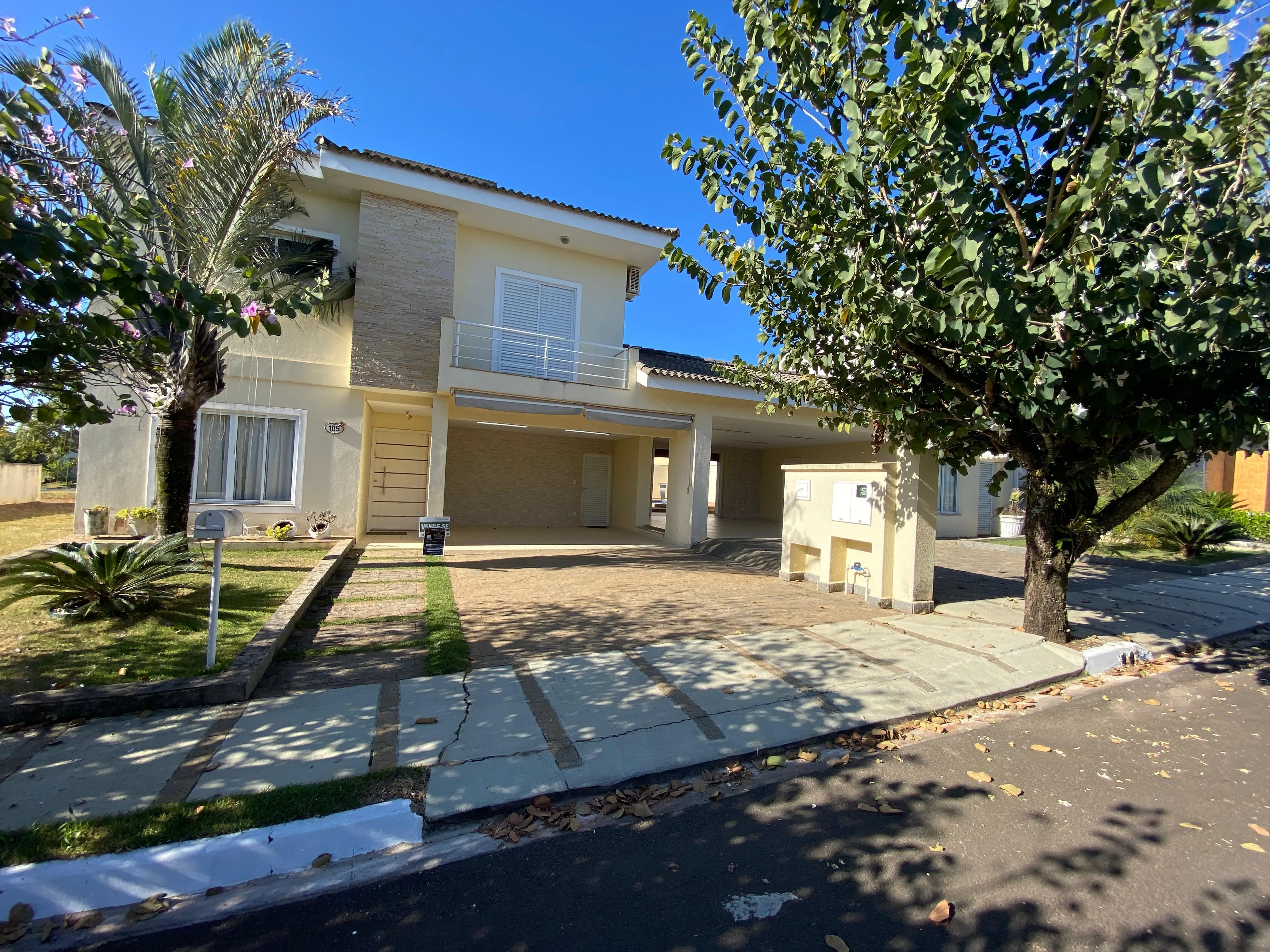 Imagem Excelente Oportunidade, Casa de 347M² de 3 Dormitórios sendo 1 Suíte Master à 10min. do Parque Campolim
