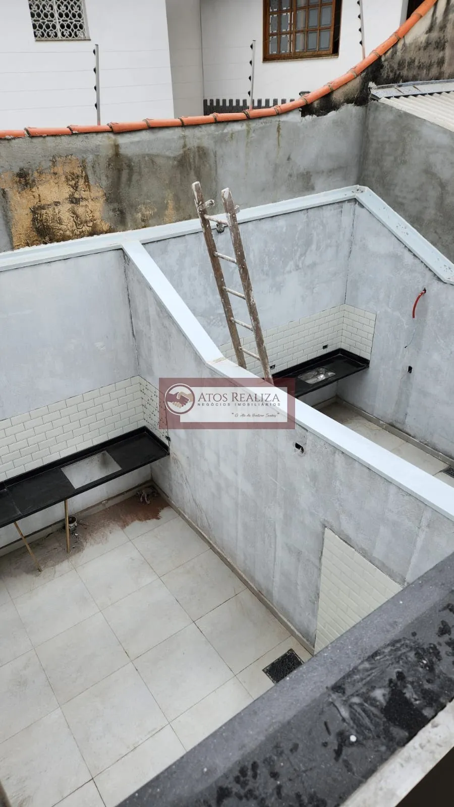 Imagem Vendo OPORTUNIDADE na Vila Ariete, Região de Campo Grande e Sabará, Sobrado de 108m² com 3 dormitórios, 1 suíte, sacada, 2 banheiros e 1 Lavabo, 2 vagas de garagem por R$720.000 para venda, Oportunidade, confira.