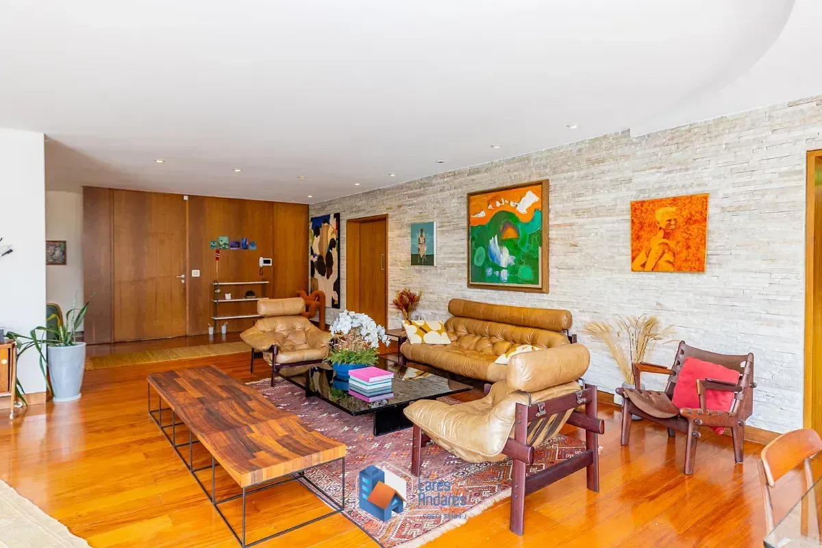 Imagem Sobrado para venda em Jardim Luzitânia com 4 quartos, sendo 3 suítes, 546m²