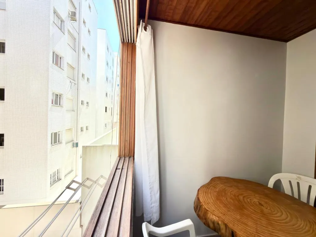 Imagem Apartamento 2Dórmitórios dependência - Bairro Zona Nova