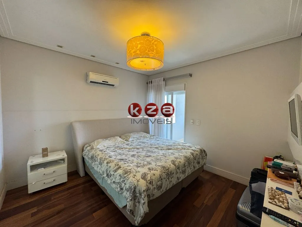 Imagem Luxuosa casa em condomínio à venda em Valinhos-SP, no Condomínio Porto Seguro Village: 3 quartos, 3 suítes, 2 salas, 5 banheiros, 2 vagas, 454m².