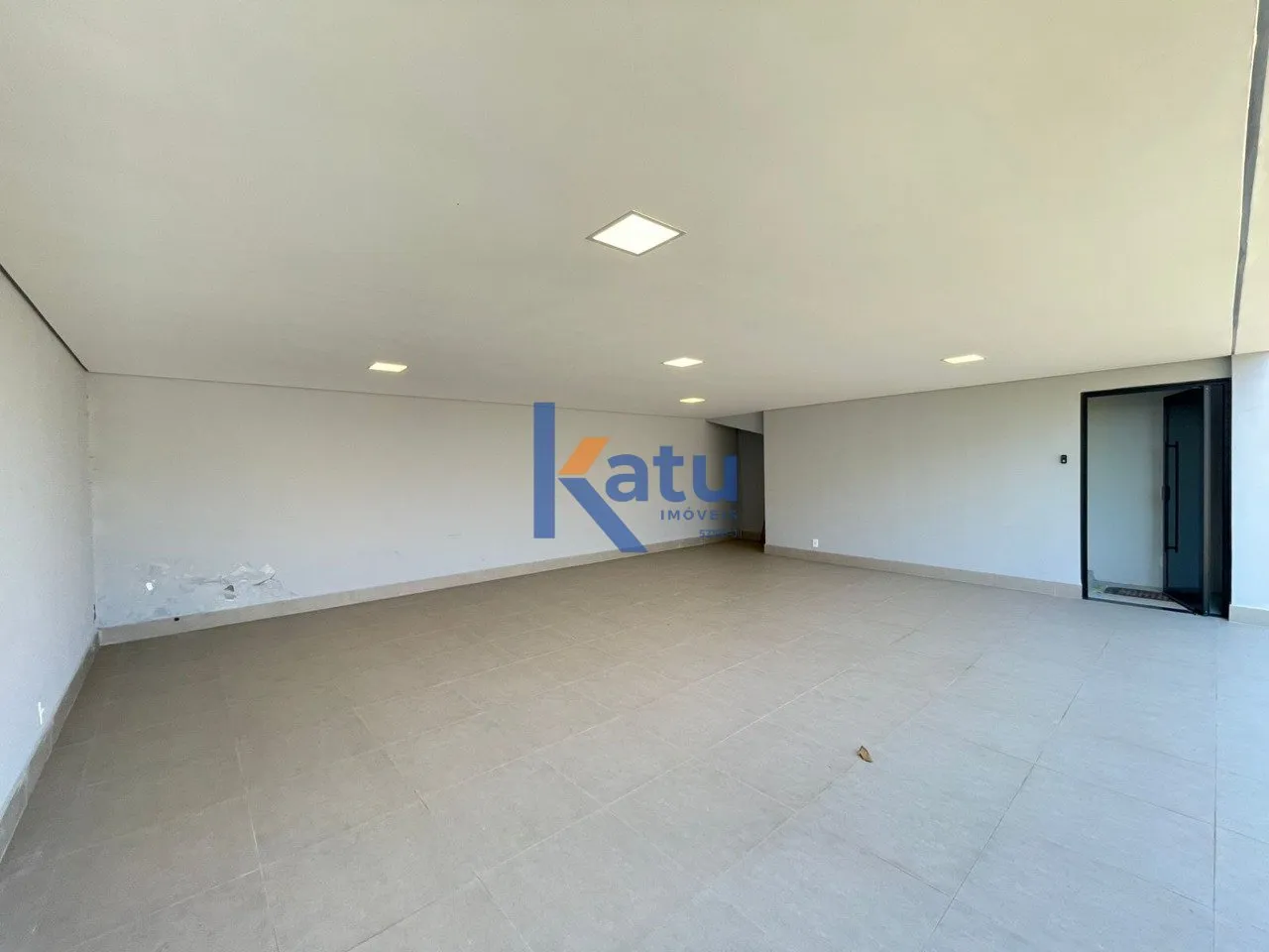 Imagem Descubra esta encantadora casa em condomínio no Jardim Ermida I, Jundiaí. Com 217 m² de área pri...