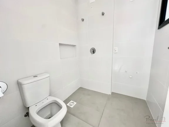 Imagem Apresentamos este elegante apartamento novo, nunca habitado, que une conforto, tecnologia e localiza...