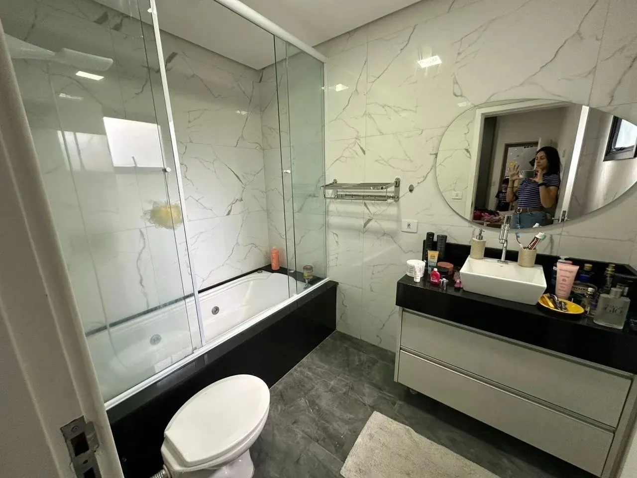 Imagem Casa Semi Mobiliada no Ibiti do Paço - 310m² Construídos, 3 Suítes e Piscina