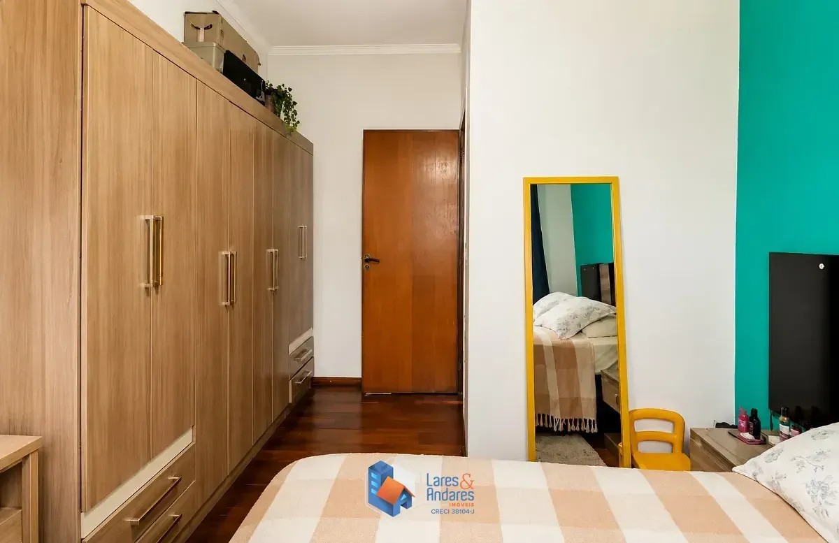 Imagem Sobrado para venda em Vila Guarani (Z Sul) com 4 quartos, sendo 1 suíte, 415m²