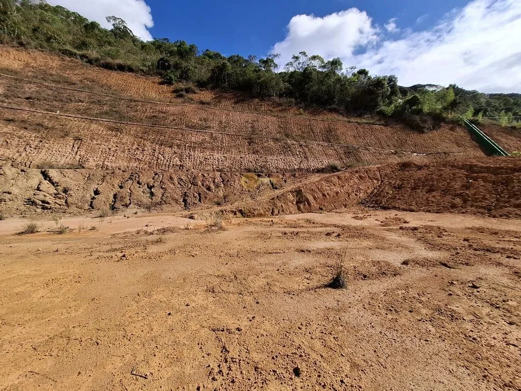 Imagem Terreno em Condomínio para Venda em Teresópolis / RJ no bairro Prata