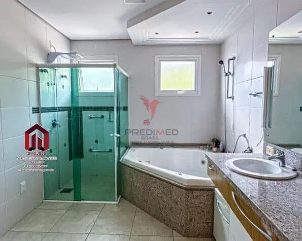 Imagem Casa Exclusiva Frente Mar em Florianópolis Cacupé 5 Quartos com Acesso Privativo à Praia