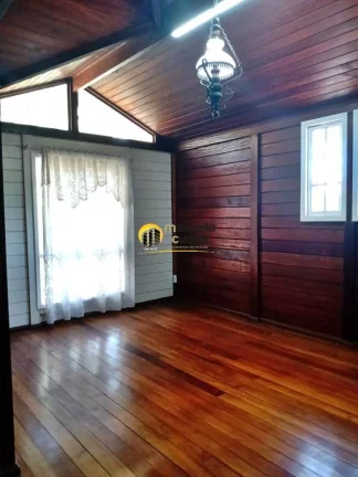 Imagem Belíssima casa Linear em Madeira de Lei 3Qts, Lazer completo - Oportunidade