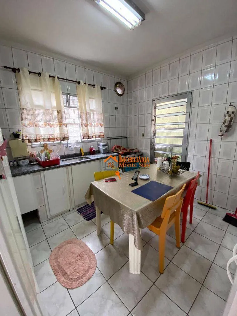 Imagem Sobrado à venda com 125m², 3 quartos, quintal e 3 vagas de garagem - Vila Zanardi, Guarulhos, SP